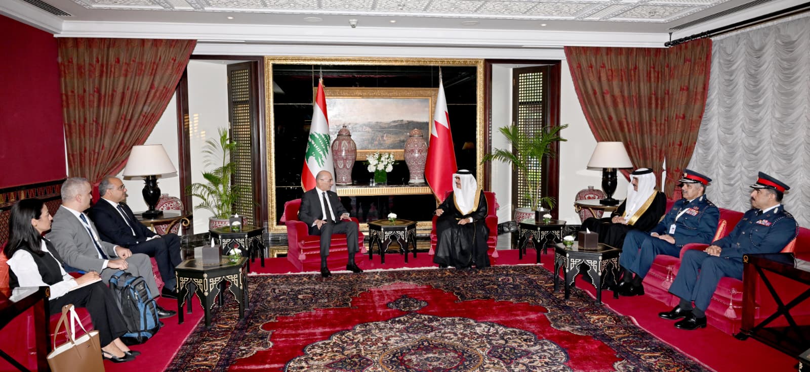  على هامش  حوار المنامة  معالي وزير الداخلية يلتقي وزير الداخلية والبلديات اللبناني<